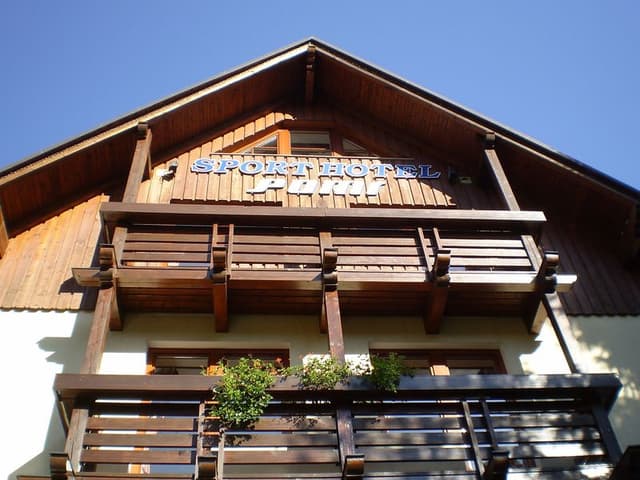 Offenporig POMI Harrachov
