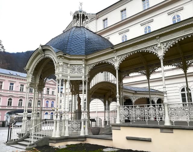 Sadová kolonáda, Karlovy Vary (2019) Herbol Herbolux PU Satin